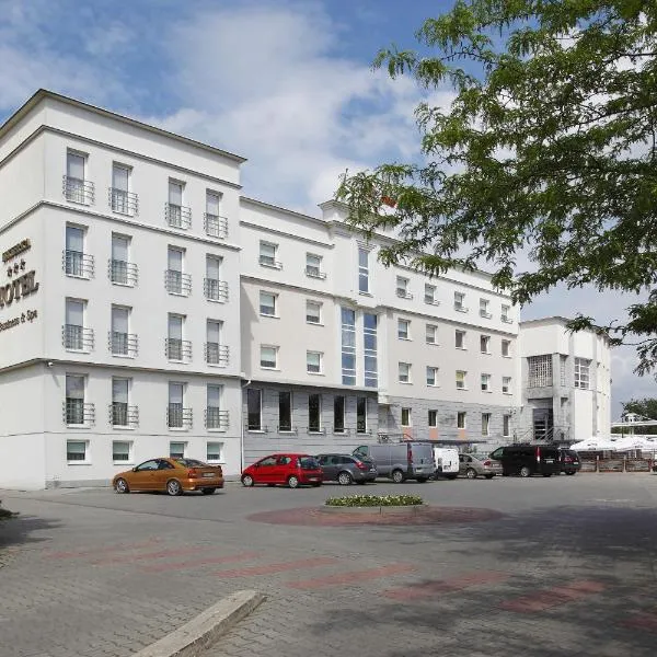 Hotel Iskierka Business & Spa, hotel u gradu Mjelec