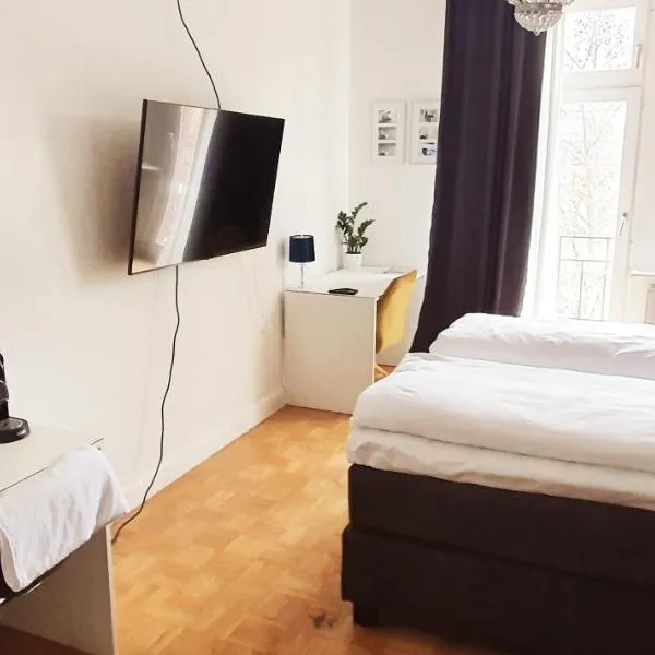 sonniges Zimmer mit Balkon im Herzen Mannheims, khách sạn ở Mannheim