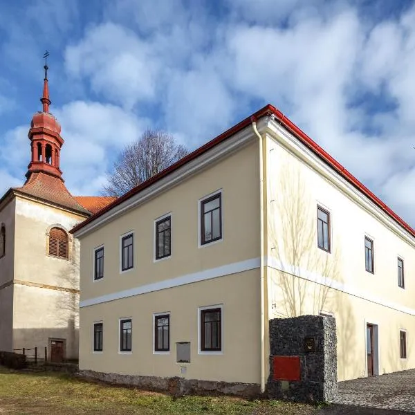 Penzion Fara pod Milešovkou, hotel en Teplice