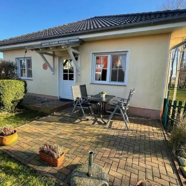 Ferienwohnung OTTOSIN mit Terrasse und Garten, ξενοδοχείο Dargen/Usedom