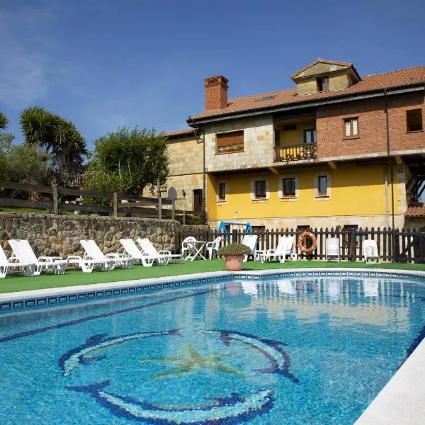 Apartamentos La Gloria, hotelli kohteessa Santillana del Mar