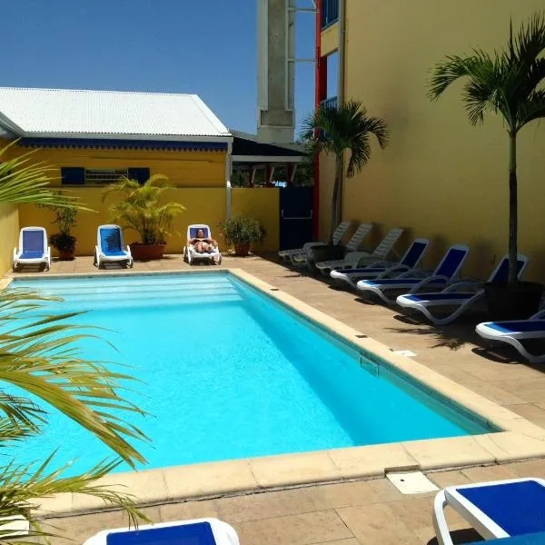 Karaibes Hotel, hotel u gradu Le Gozije