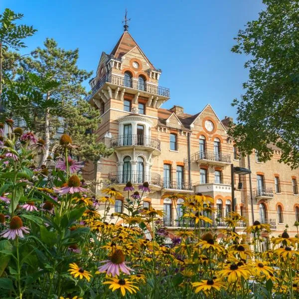 The Petersham, hotel din Twickenham