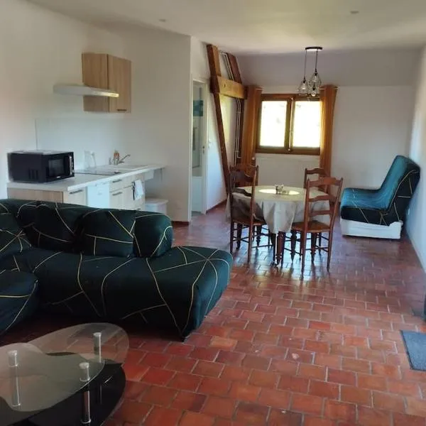 Appartement dans village calme à 5 min des lacs, hotel u gradu 'Brienne-le-Château'