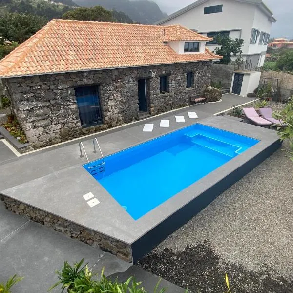 Ponta Delgada में, होटल Cottage Quinze, Contemporary designed cottage with Swimming pool