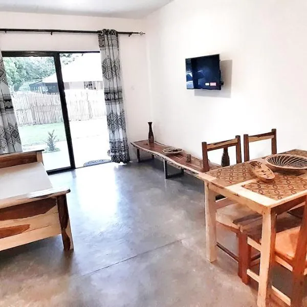 Savanna Tree Apartments - self catering town center: Livingstone şehrinde bir otel