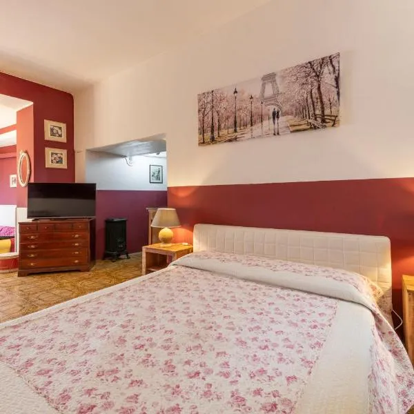 Charm amidst Lakes & Mountains - renovated in 2023, hotell i Ramponio