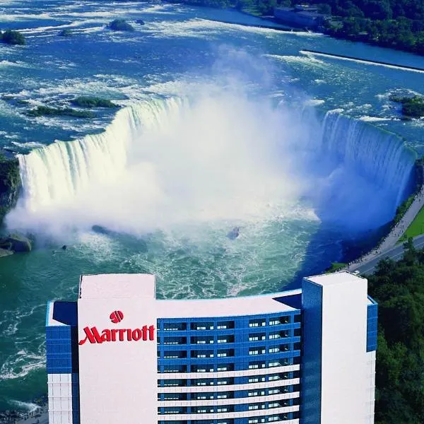 Niagara Falls Marriott Fallsview Hotel & Spa: Niagara Falls şehrinde bir otel