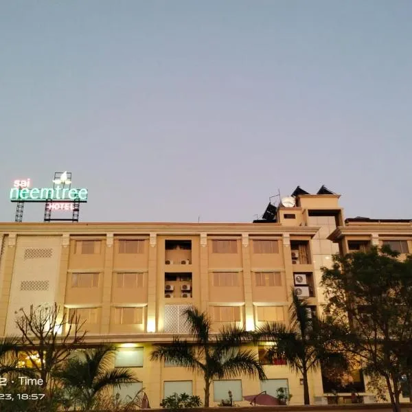 Sai Neem Tree Hotel, hotel in Shirdi