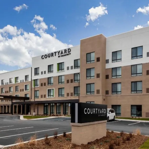 Courtyard by Marriott East Lansing Okemos, hotelli kohteessa Lansing