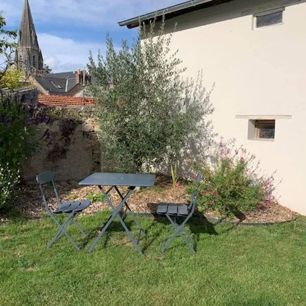 Chambre d'Hôtes Les Petits Oiseaux, hotel di Nantes