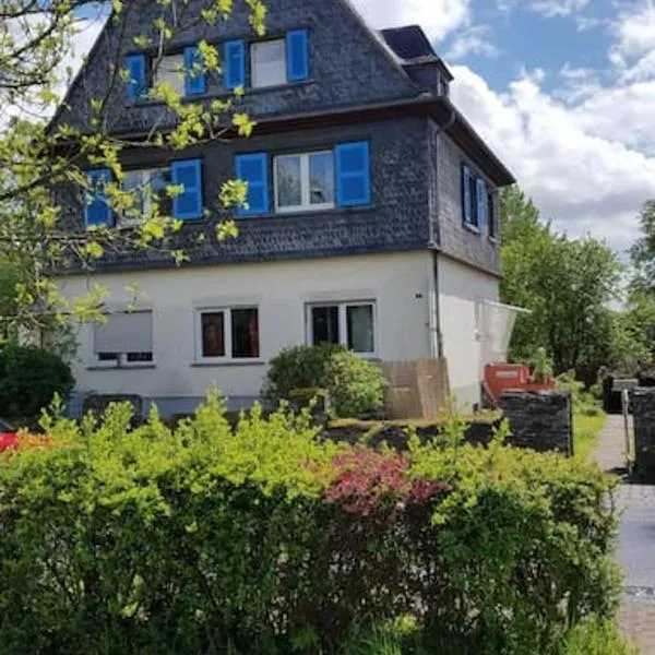 Ferienwohnung Alte-Schule-Kail Wohnung 2: Wierschem şehrinde bir otel