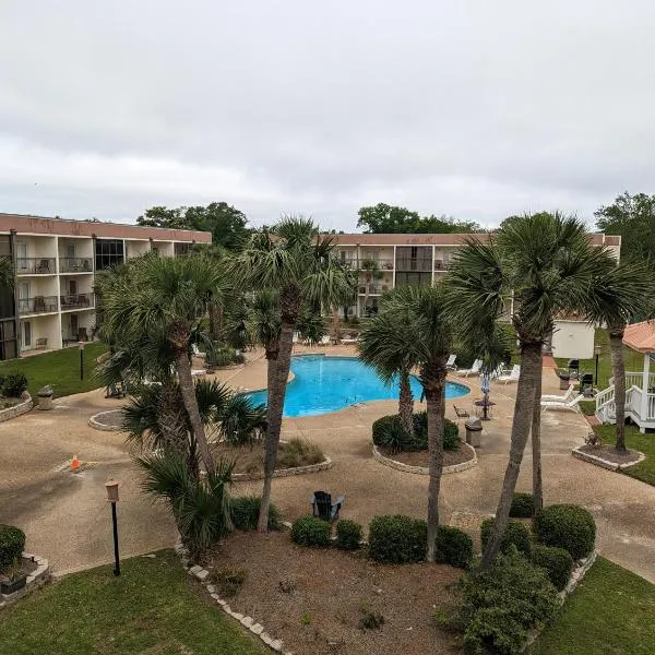 Biloxi Beach Condo-B, hotel a Biloxi