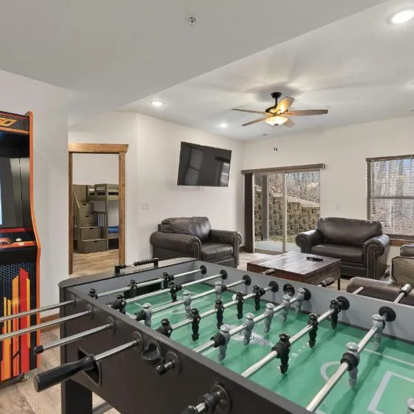 3BD Walk-In Near Silver Dollar City - Game Room - Pool - FREE TICKETS INCLUDED - RR-93B, hotel v destinácii Branson