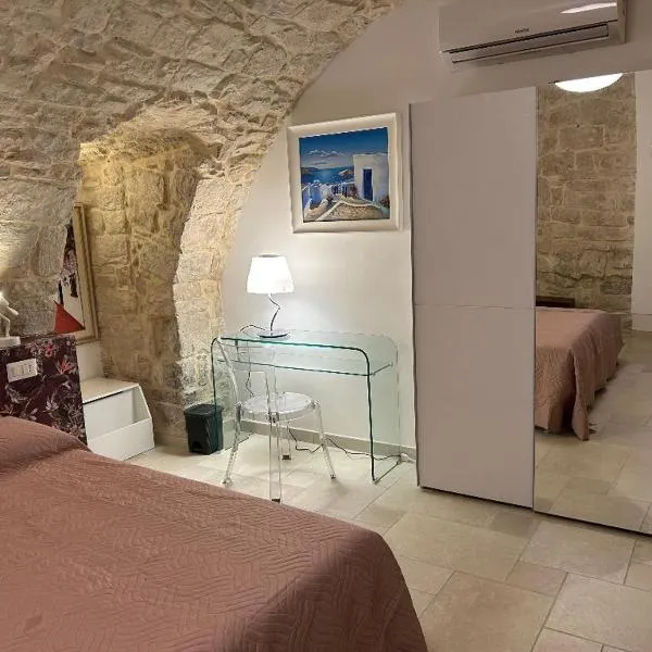 Suite Duomo Trani 6, ξενοδοχείο στο Trani