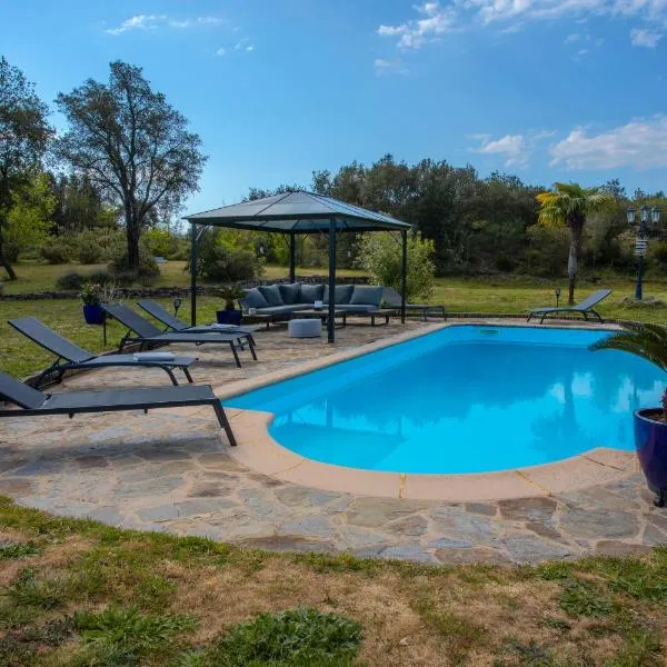 Villa Catalpa avec piscine, hotel di Le Muy