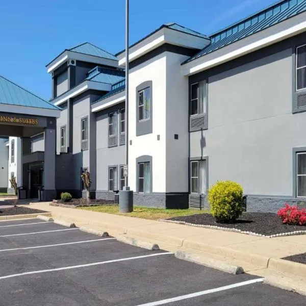 Quality Inn & Suites Quantico, hotel din Stafford