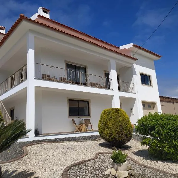 Villa Intuitiva, hótel í Lourinhã