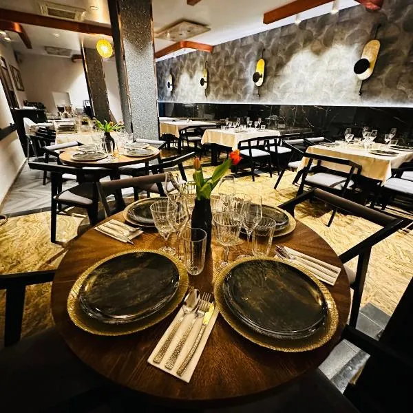 Villa & Restaurant Levoslav House، فندق في Sibiu