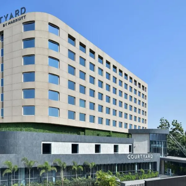 Courtyard by Marriott Nashik: Nashik şehrinde bir otel