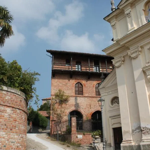 LA CASA DEL CASTELLANO, hotel en Montaldo Torinese