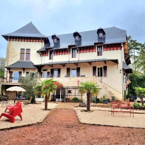 LE MANOIR- CLUNY, отель Cluny