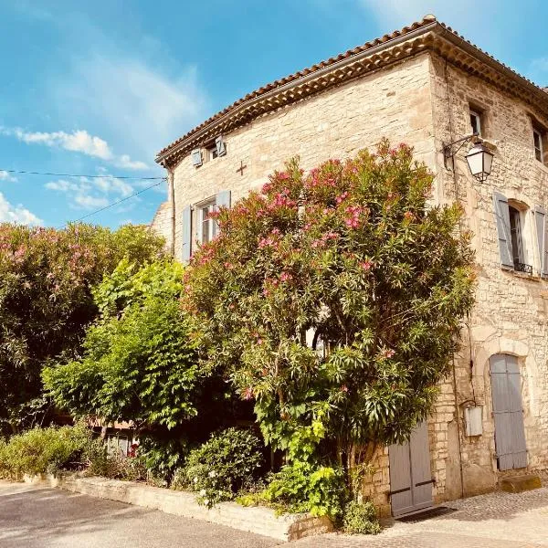 Les Lauriers Roses - Maison d'Hôtes, hotell i Barjac