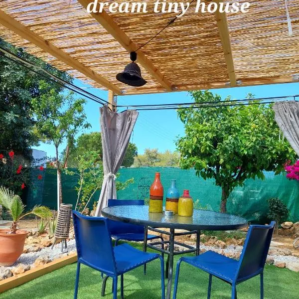 Dream Tiny House or Luxus Tent with pool, hótel xania