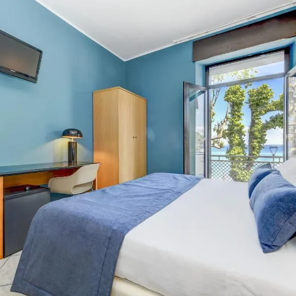 Hotel Aurora: Desenzano del Garda şehrinde bir otel