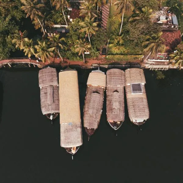 Kera Houseboats Alleppey, hotelli kohteessa Alleppey