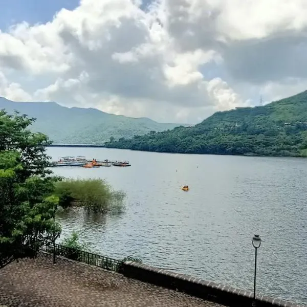 lake view Studio House', hotel v destinaci Lavasa