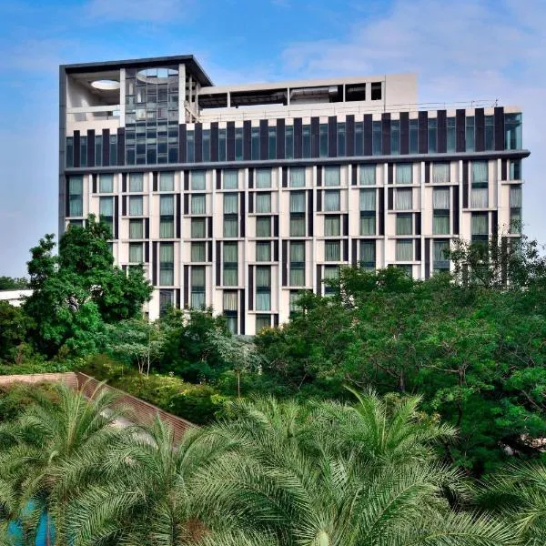 Courtyard by Marriott Hyderabad، فندق في حيدر أباد