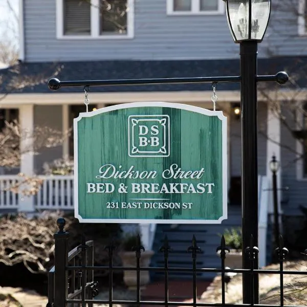 Dickson Street Bed & Breakfast โรงแรมในเฟย์เอตต์วิลล์