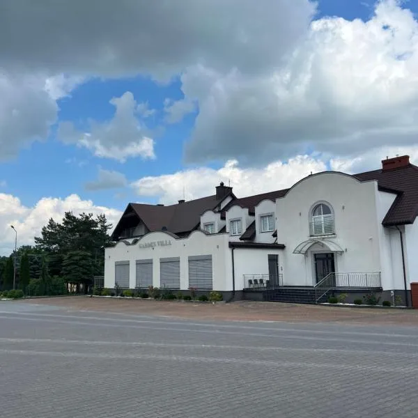 Garden Villa, hotel em Busko-Zdrój