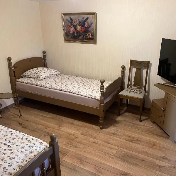 Arbatinės apartamentai - Močiutės namelis, hotel u gradu 'Biržai'