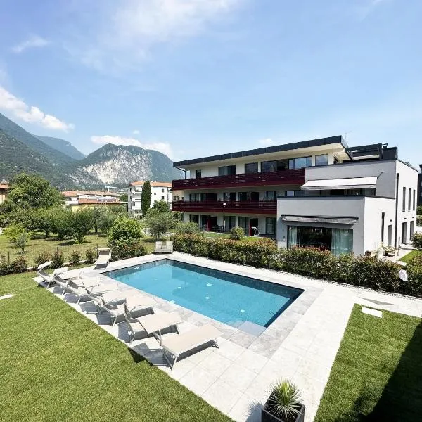 Residence Zangirolami - Luxury Garden and Balcony Apartments, hotel v destinácii Riva del Garda