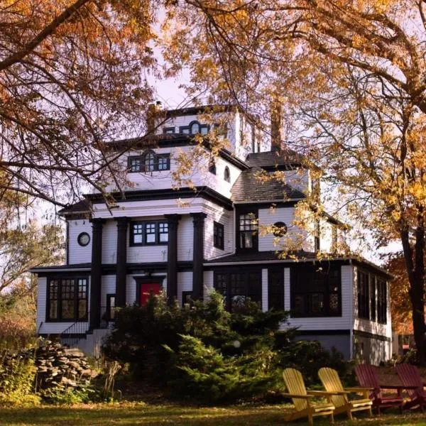 Celtic Mansion Annfield Manor, hôtel à Little Bras dʼOr