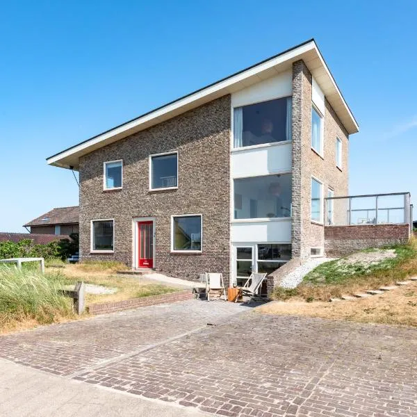 Zeezicht Villa Zee aan het strand: Bergen aan Zee şehrinde bir otel