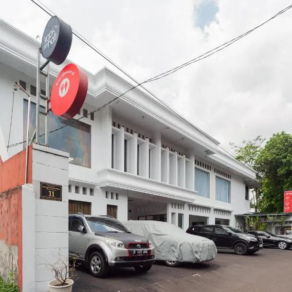 RedDoorz Syariah near Taman Air Mancur Bogor、セントゥールのホテル