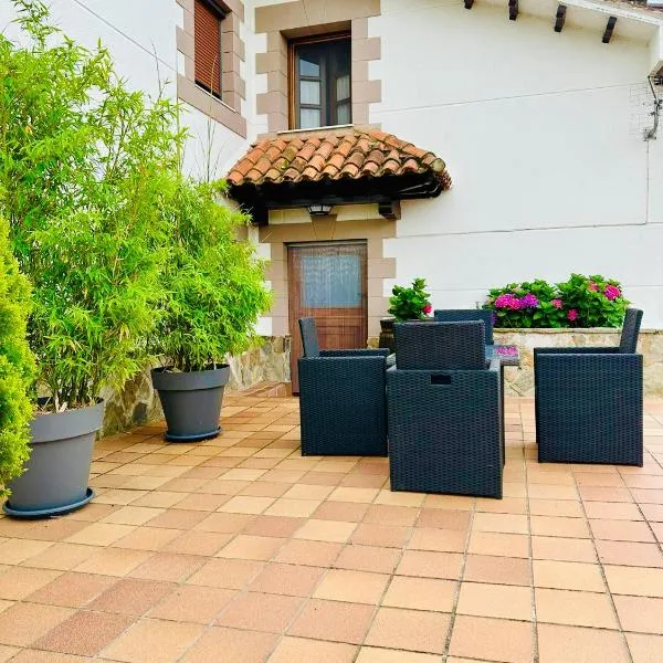 Apartamentos Nel I, hotelli kohteessa Santillana del Mar