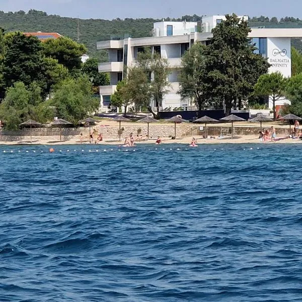 Apartments Dalmatia Infinity, hotel en Bibinje