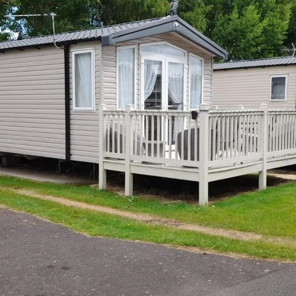 Luxury spacious family caravan, hotelli Edinburgh