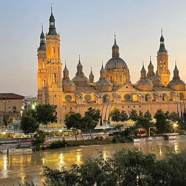 Apartamento Con Vistas Al Pilar con Aparcamiento privado, hotel a Saragossa