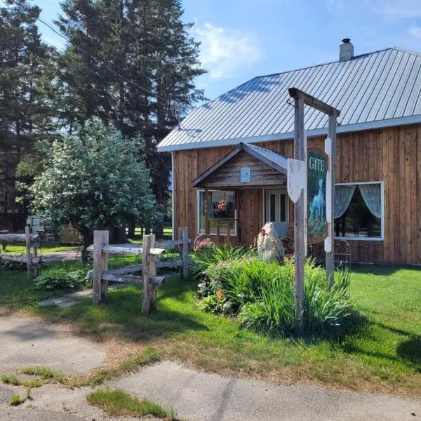 Le Gîte Du Gardien Blanc, hótel í Chicoutimi