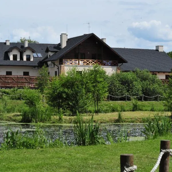 Hotel ZAUROLANDIA, hotel di Rogowo