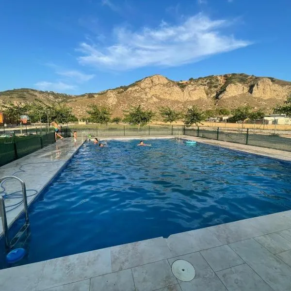 Granja escuela con Bungalows, hotel v destinácii San Martín de la Vega