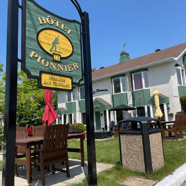 Hotel Le Pionnier, hotel em Tadoussac