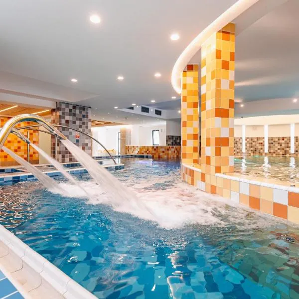 HOTEL CRYSTAL WELLNESS & SPA superior, хотел в Совата