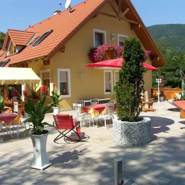 Gästehaus zur schönen Aussicht, hotel u gradu Špic