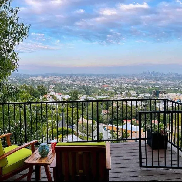 Stunning View Hollywood Hills Guest House، فندق في لوس أنجلوس